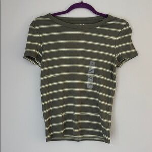 GAP Ribbed Ribbed Crewneck Tee in Olive and Yellow